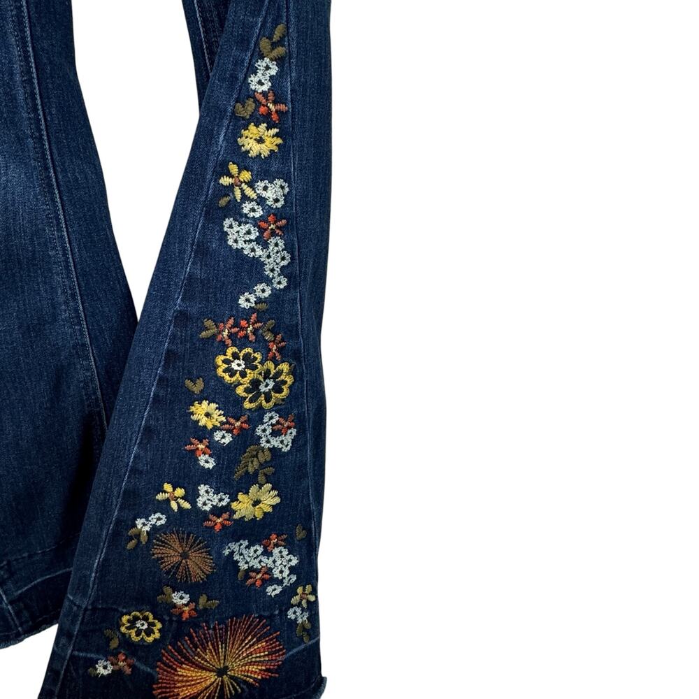 Ashley Mason Premium SZ 0/24 Flare Jeans Floral Embroidered Frayed Boho Festival - Picture 3 of 10